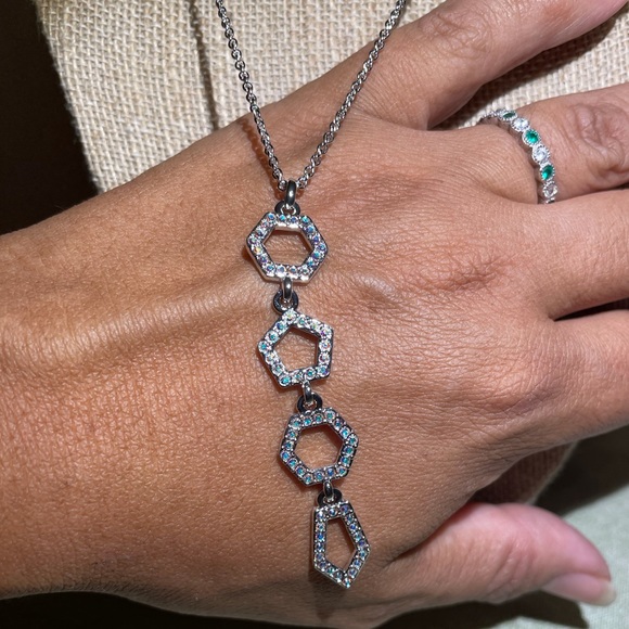 Poly Pendant, Rhodium Plating - Picture 4 of 4